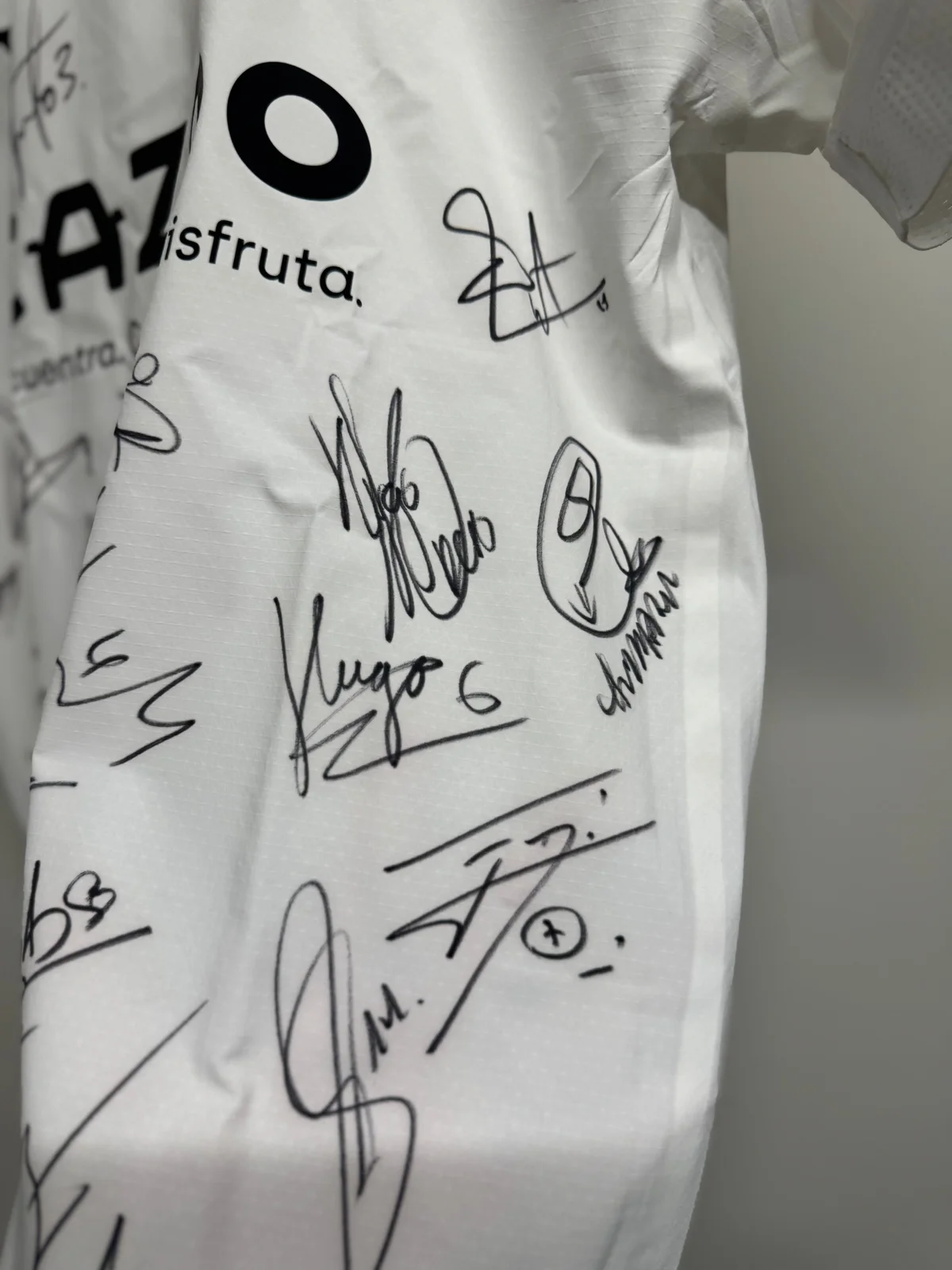Valencia CF Team-Signed Jersey – MatchWornShirt Authenticated