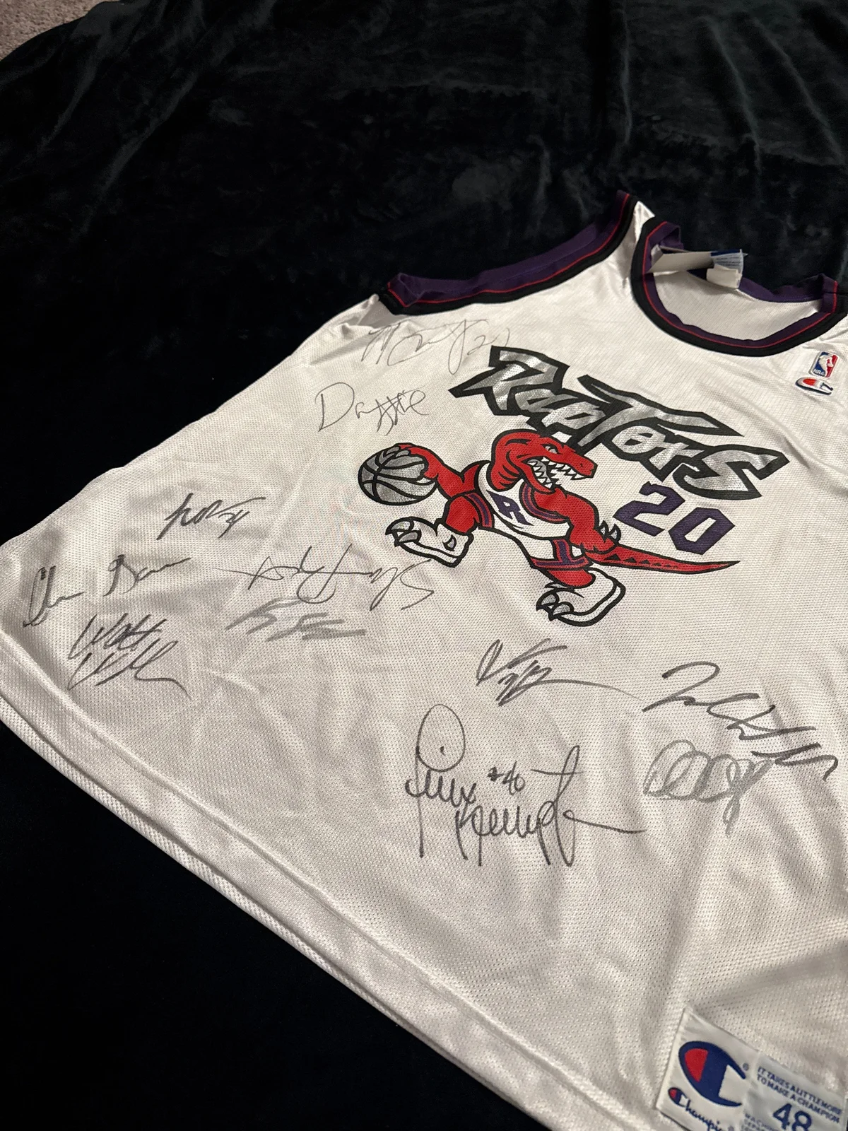 1997-98 Toronto Raptors signed jersey  photo 4