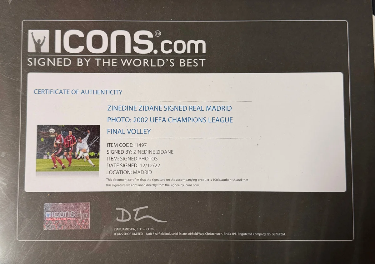 Zinedine Zidane Signed Real Madrid Photo - 2002 Champions League Final Volley