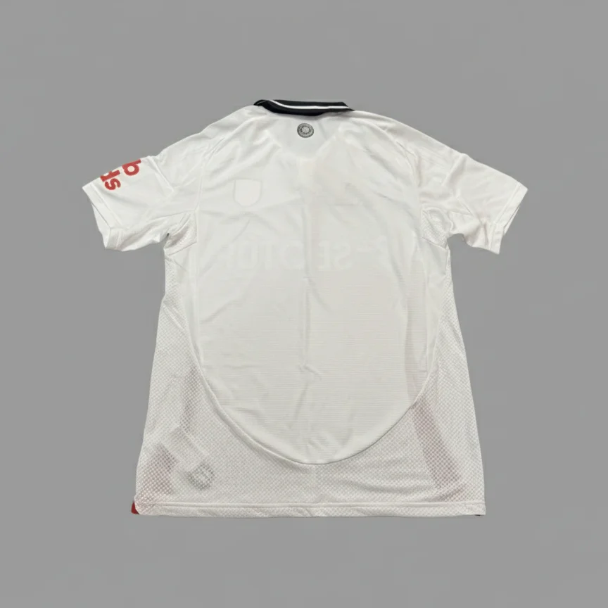 Fulham FC vs. Wolverhampton Wanderers – Squad Signed Match-Issued Jersey