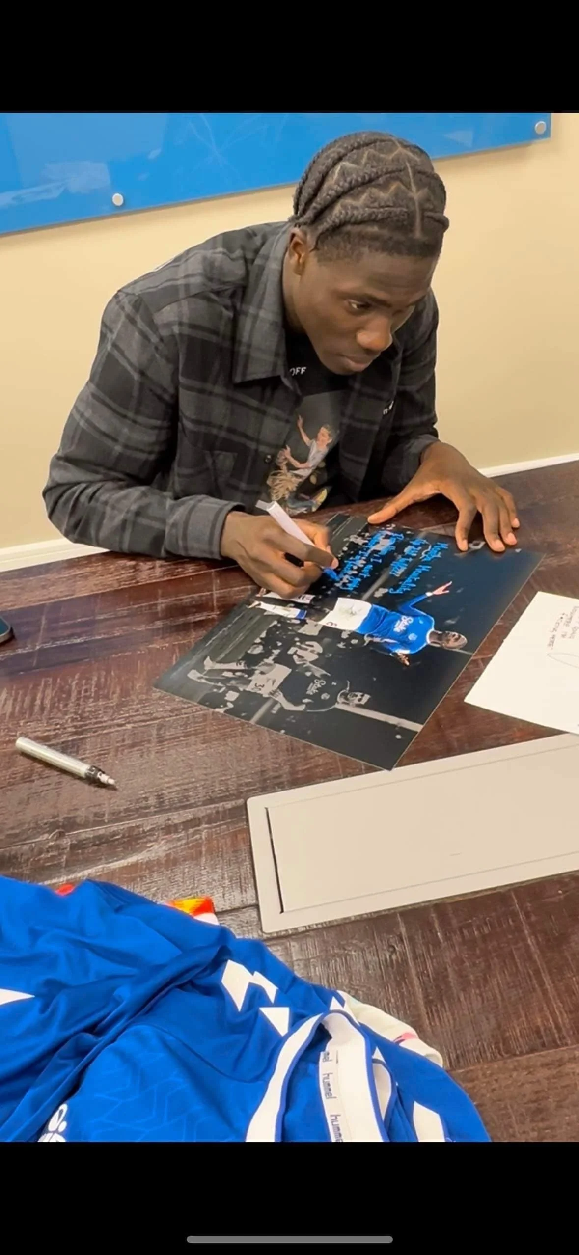 Amadou Onana Signed & Multi-Inscribed 16x20 Everton “Mamba Mentality” Photo