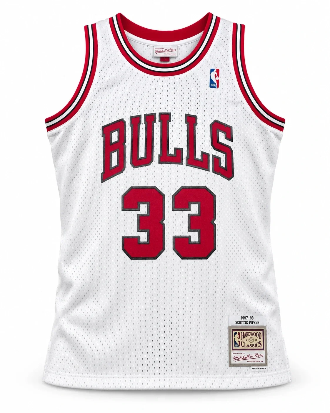 Scottie Pippen Signed Chicago Bulls #33 Mitchell & Ness Jersey – Beckett Witnessed
