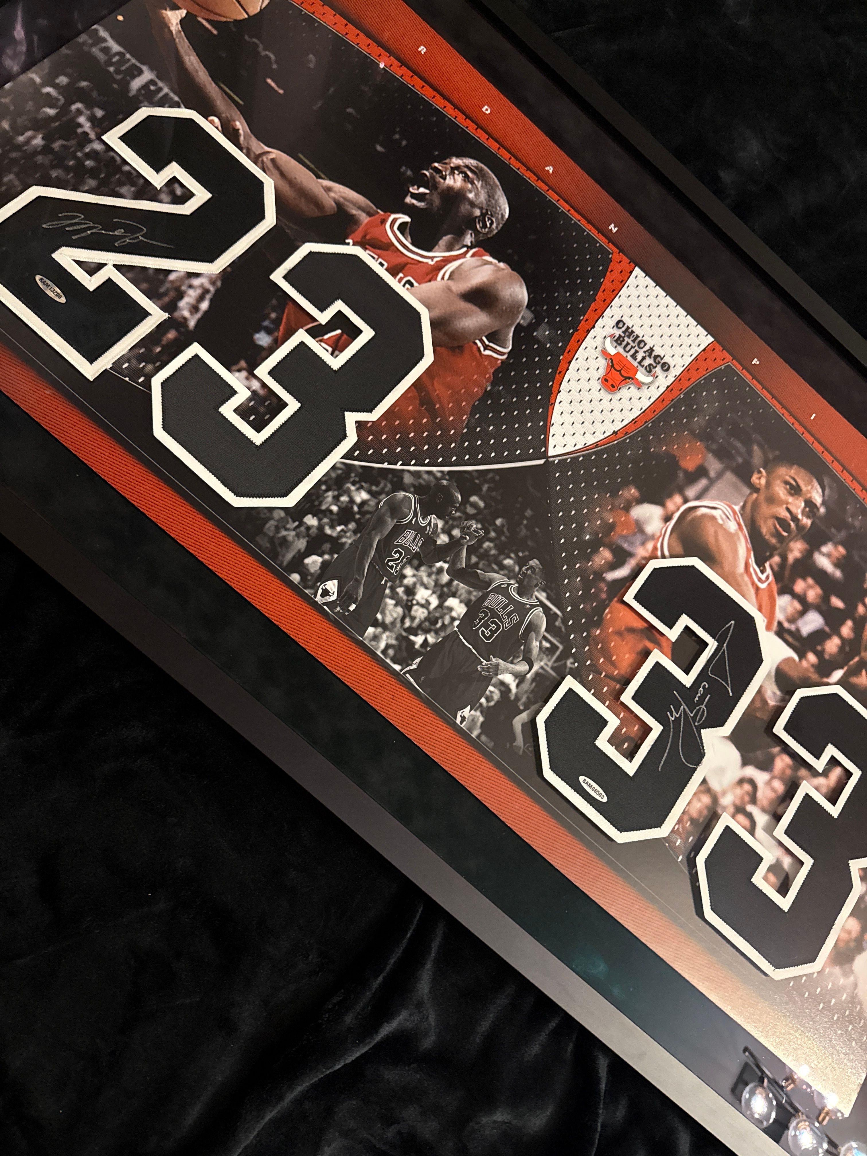Michael Jordan and Scottie Pippen signed number Upper Deck piece  photo 3