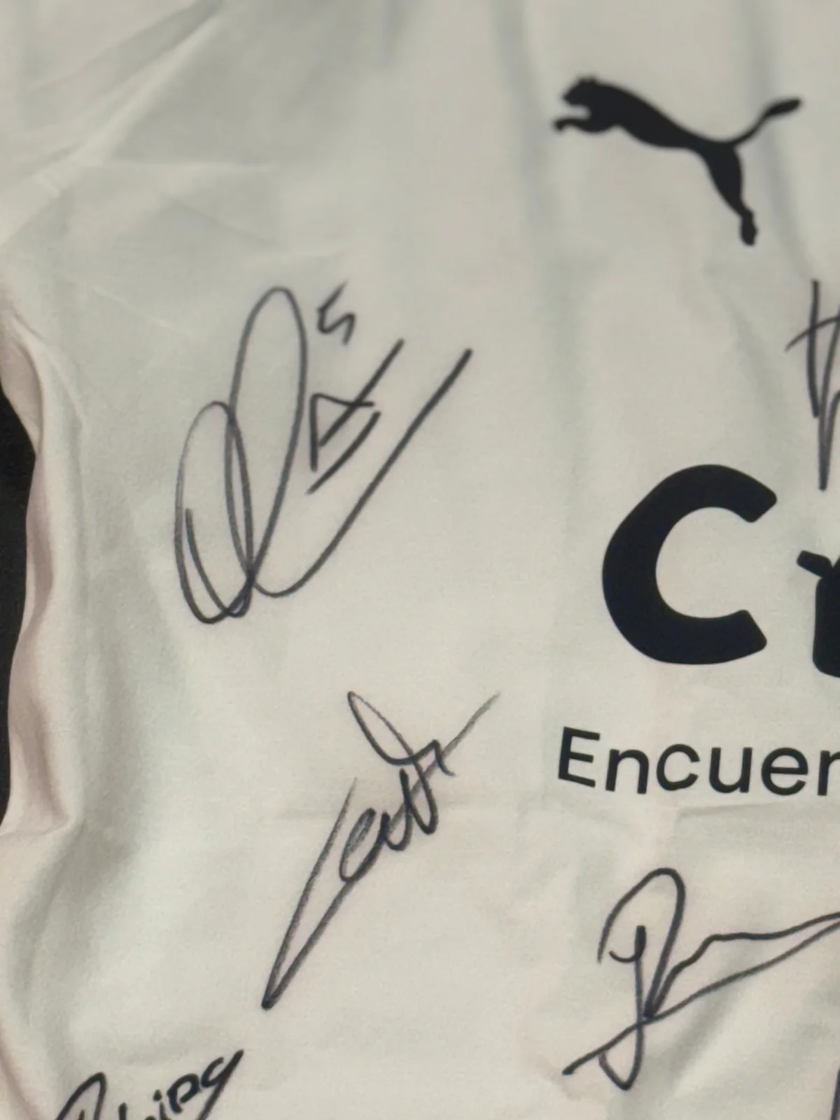 Valencia CF 2022/23 Squad Signed Jersey
