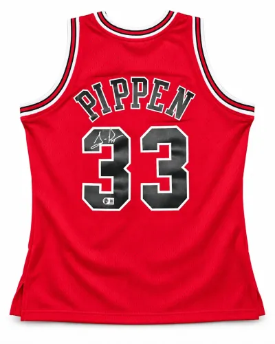 Scottie Pippen Signed Chicago Bulls #33 Mitchell & Ness Jersey – Beckett Witnessed