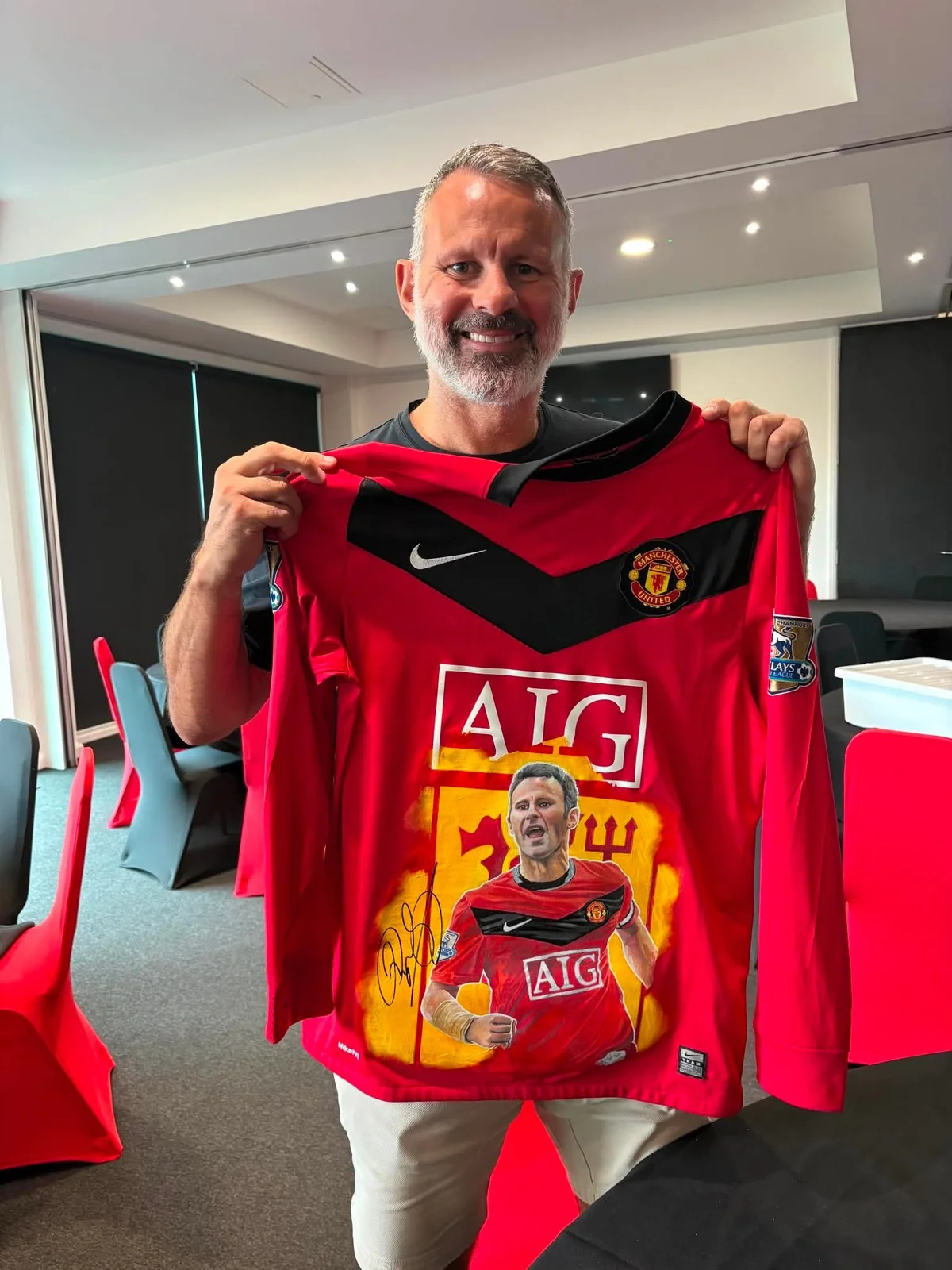 Ryan Giggs Signed 1/1 Hand Painted Manchester United Jersey - Signed In Person