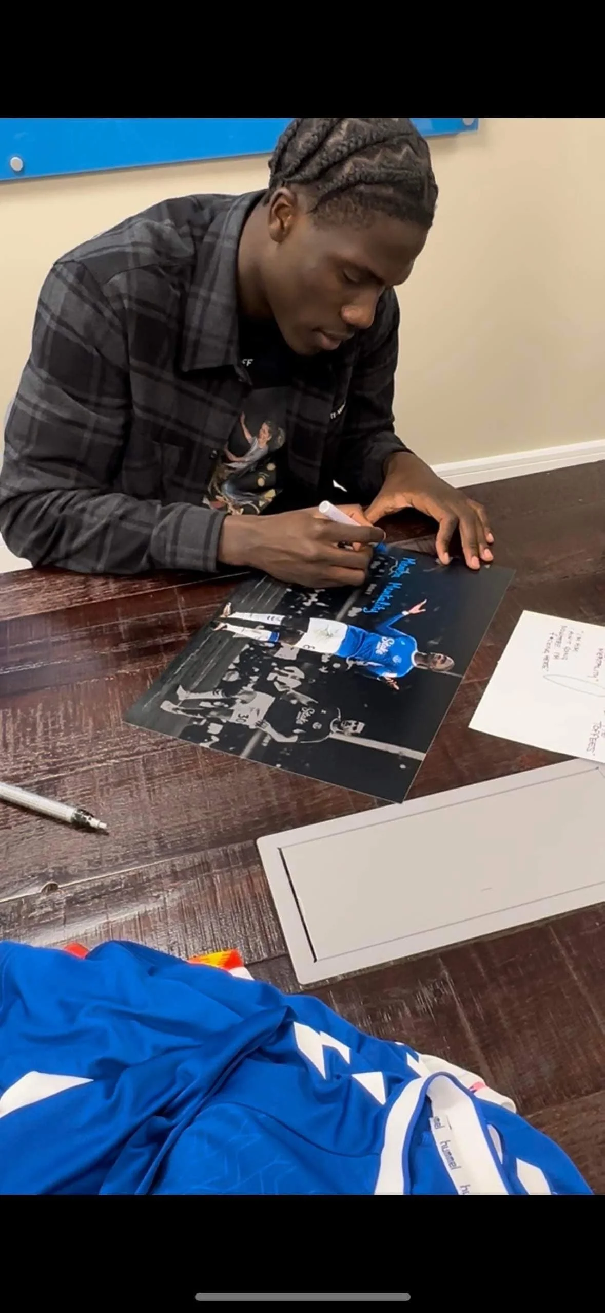 Amadou Onana Signed & Multi-Inscribed 16x20 Everton “Mamba Mentality” Photo