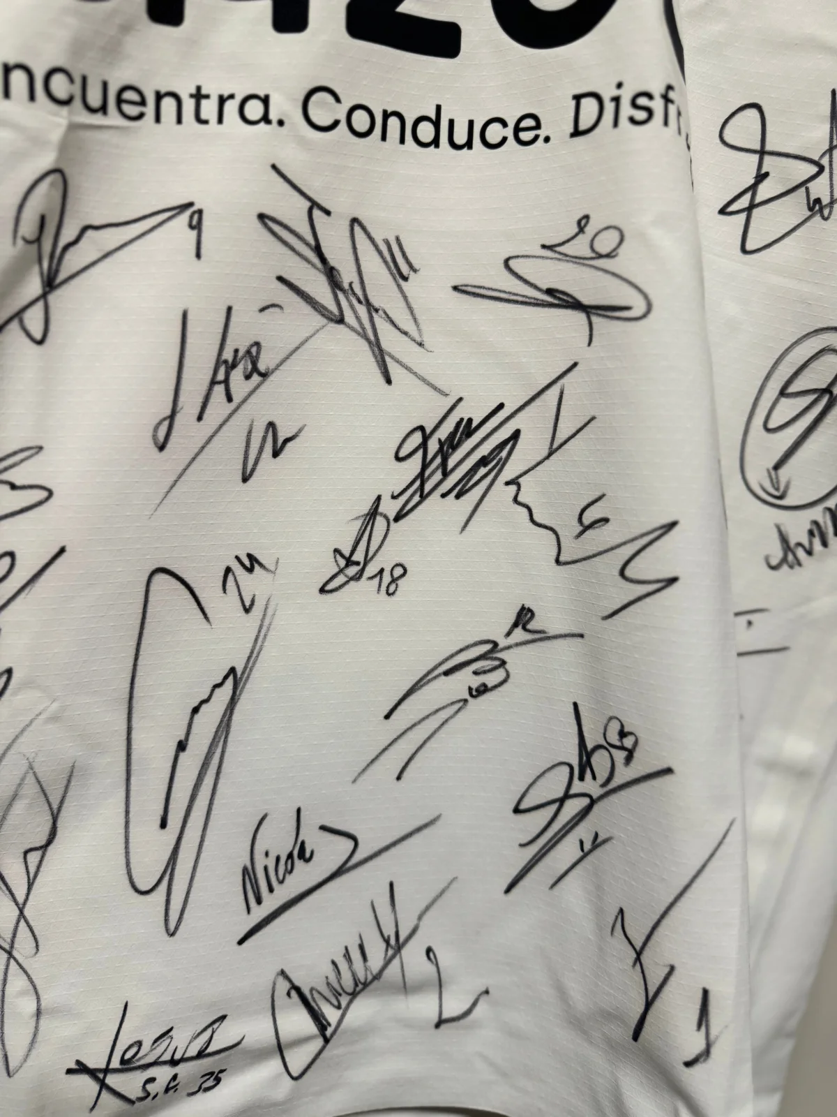 Valencia CF Team-Signed Jersey – MatchWornShirt Authenticated